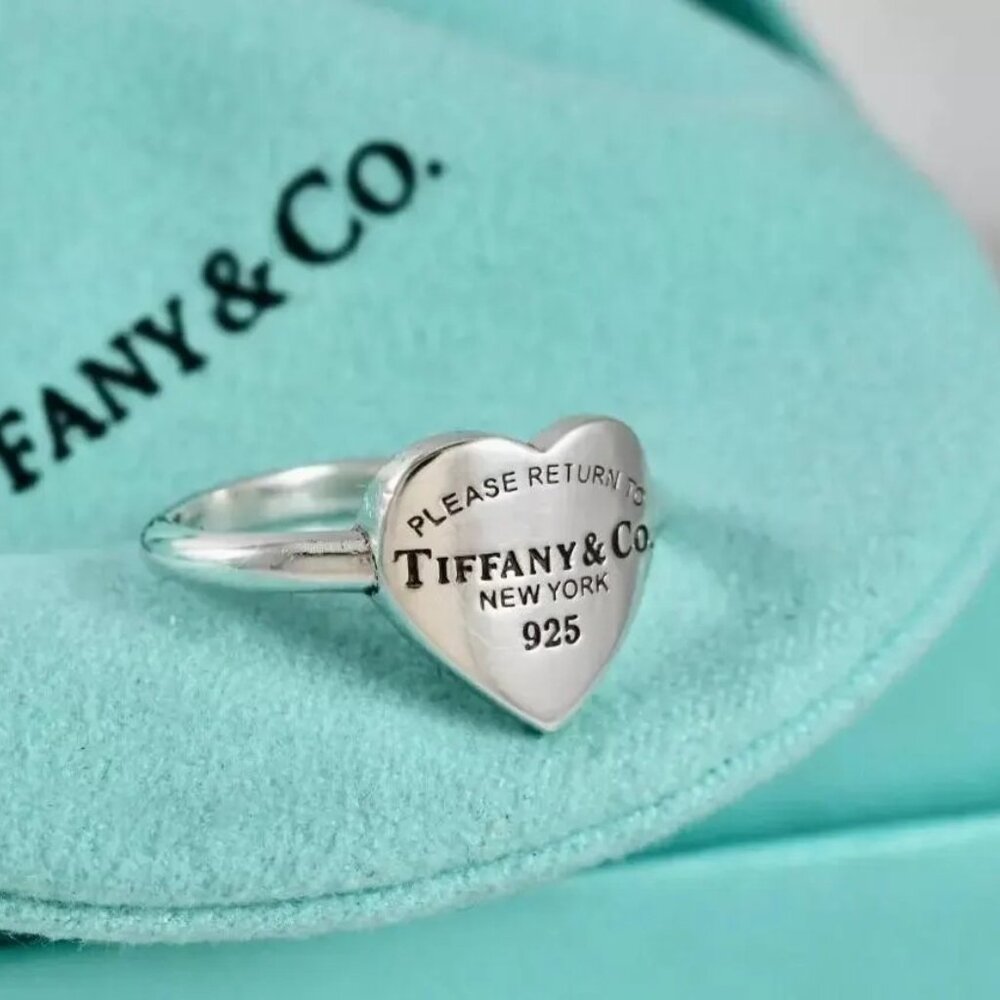 Mint Condition, Retired Sterling Silver Return to Tiffany Heart Ring - Size 5